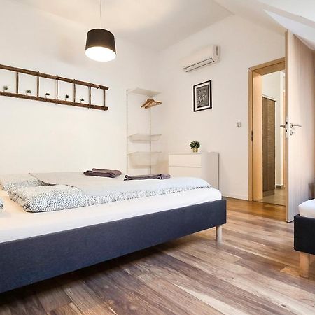 Appartement Upartments à Budapest Extérieur photo